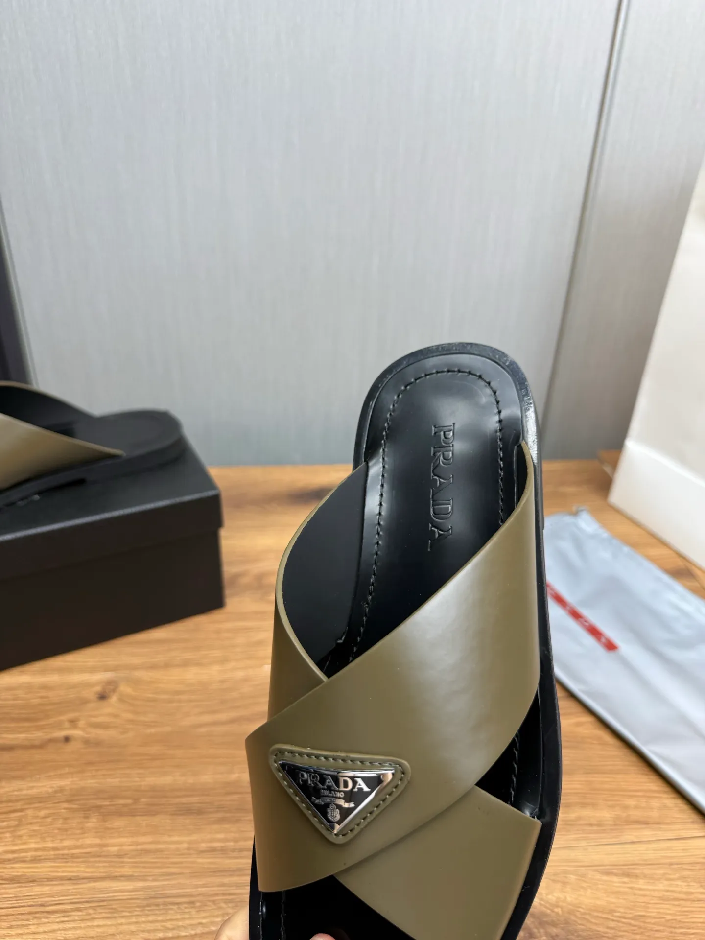Factory price 340💰 ＰＲＡＤＡPrada - popular men's slippers hot sale 🔥 🩴Official website one to one production 38-45 sizes 45 46 🉑️Customized!
